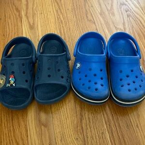 Toddler 10/11 blue Crocs 2 shoes